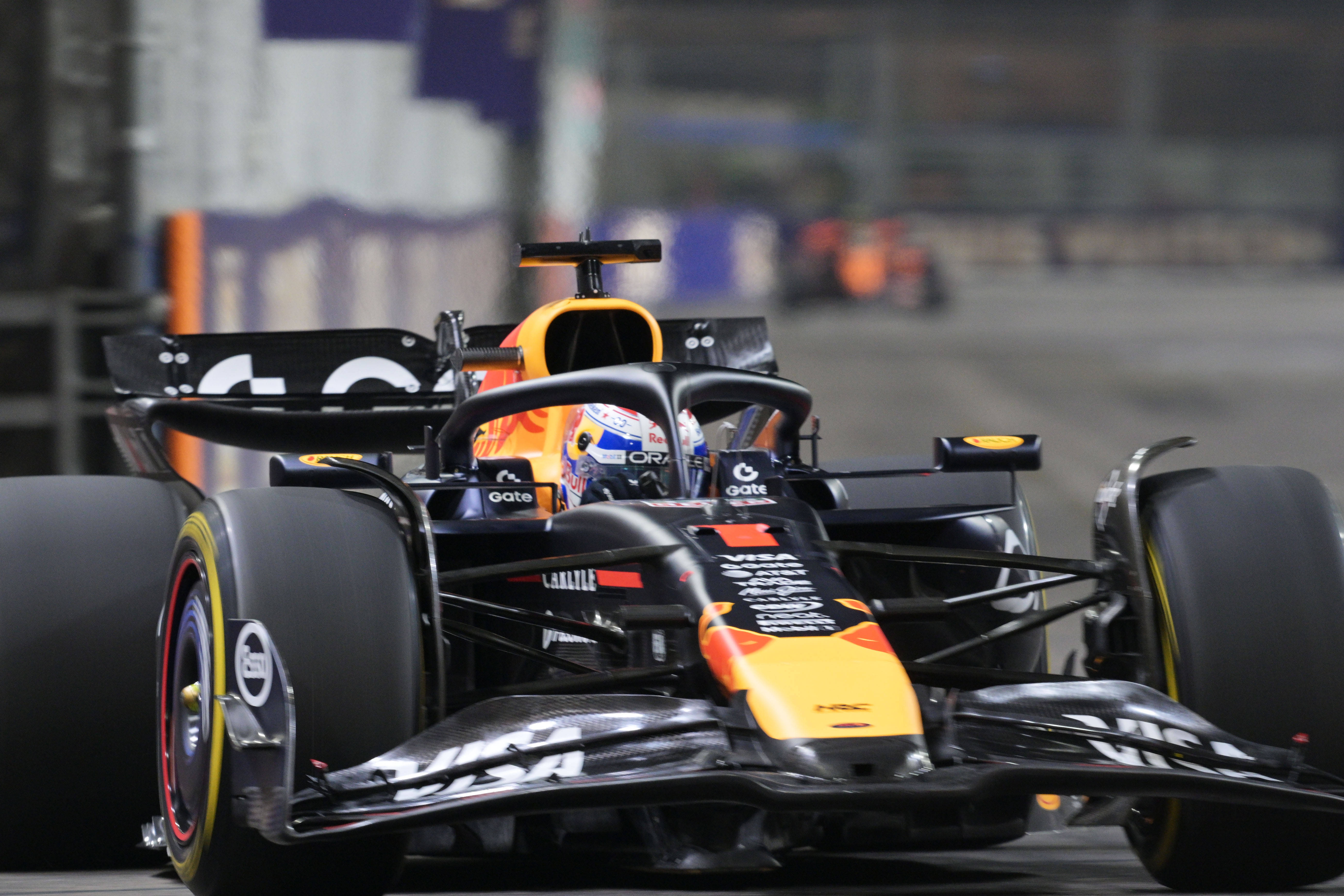 迈凯伦完胜法拉利，诺里斯点燃赛场