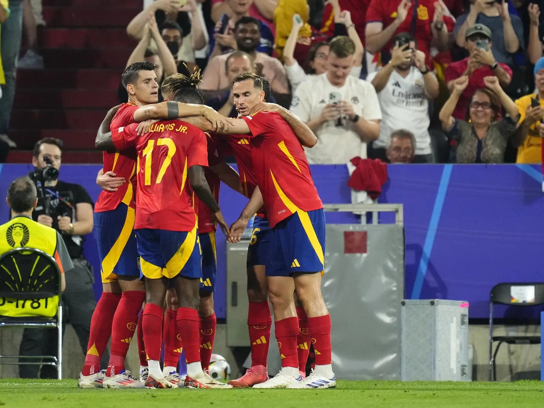 欧洲国家杯强战幕拉开,强队悉数出击 欧洲国家杯强战幕拉开,强队悉数出击